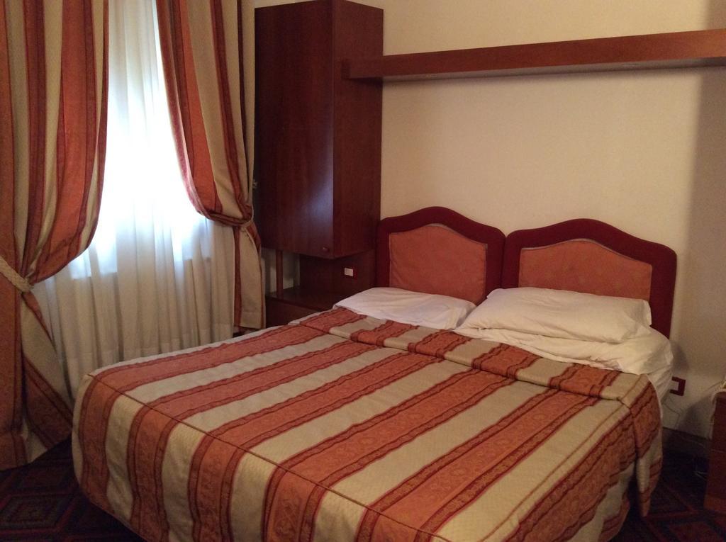 Villa Parco Венеция Лидо Стая снимка